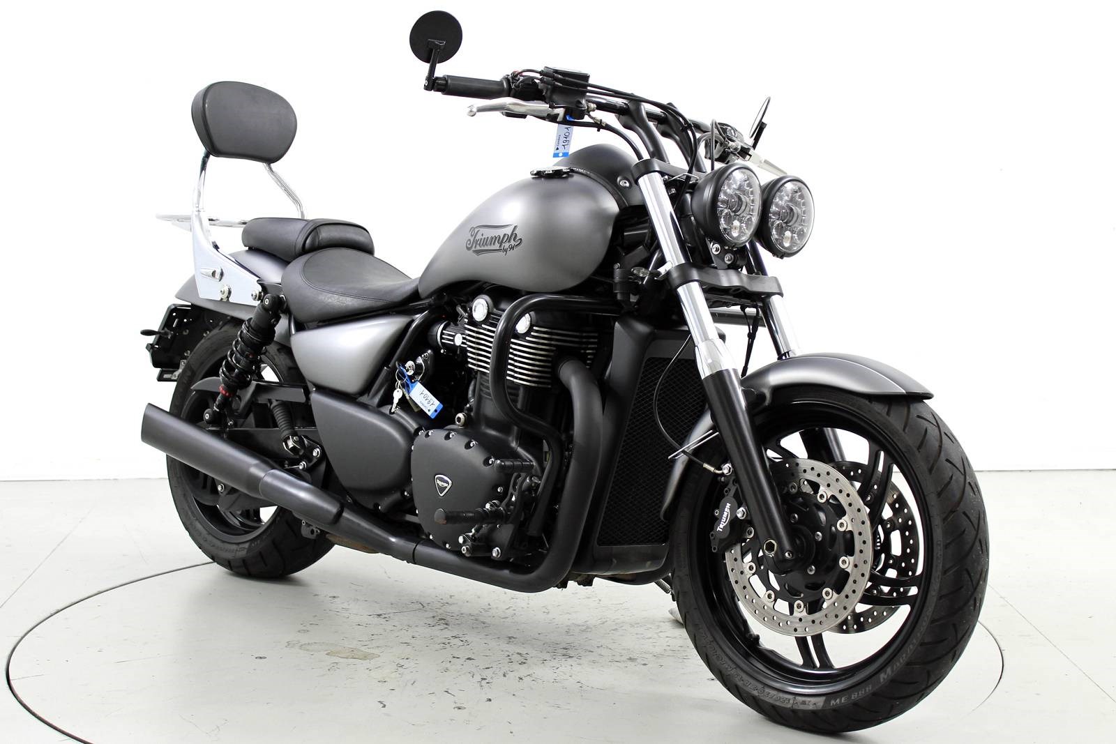 TRIUMPH Thunderbird Storm-showroom-element-1