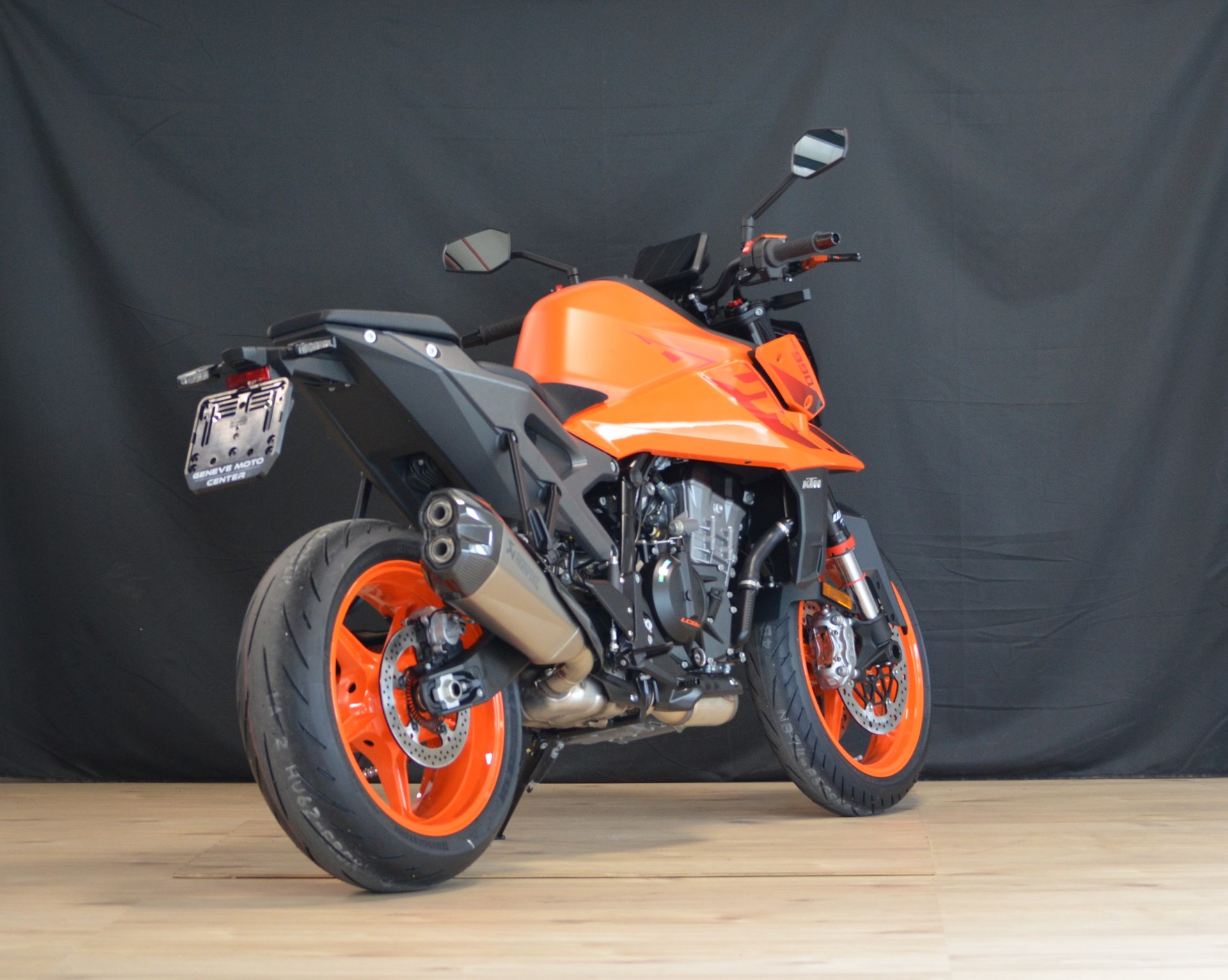 KTM 990 Duke-showroom-element-3