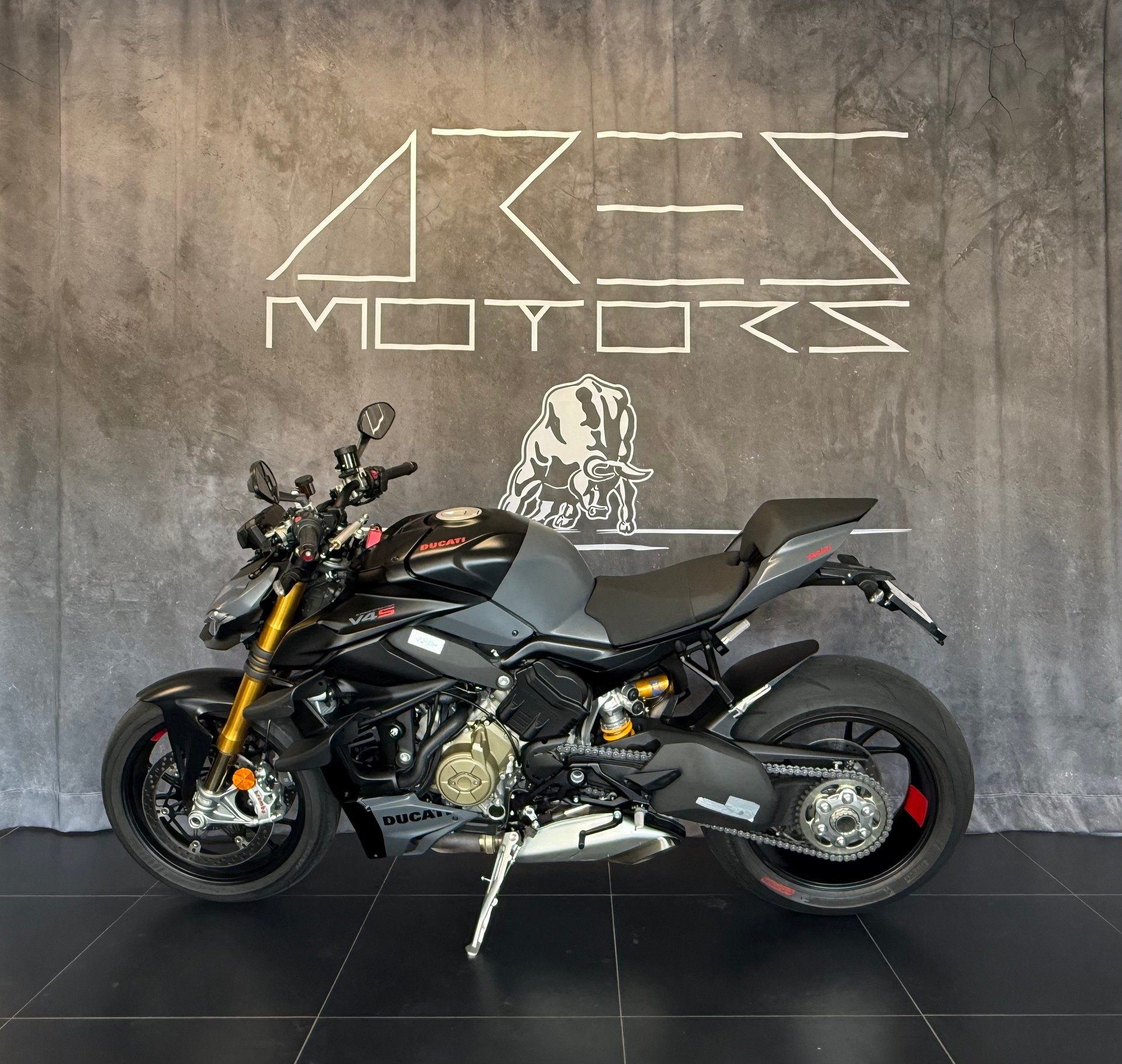 DUCATI STREETFIGHTER V4 S-showroom-element-2