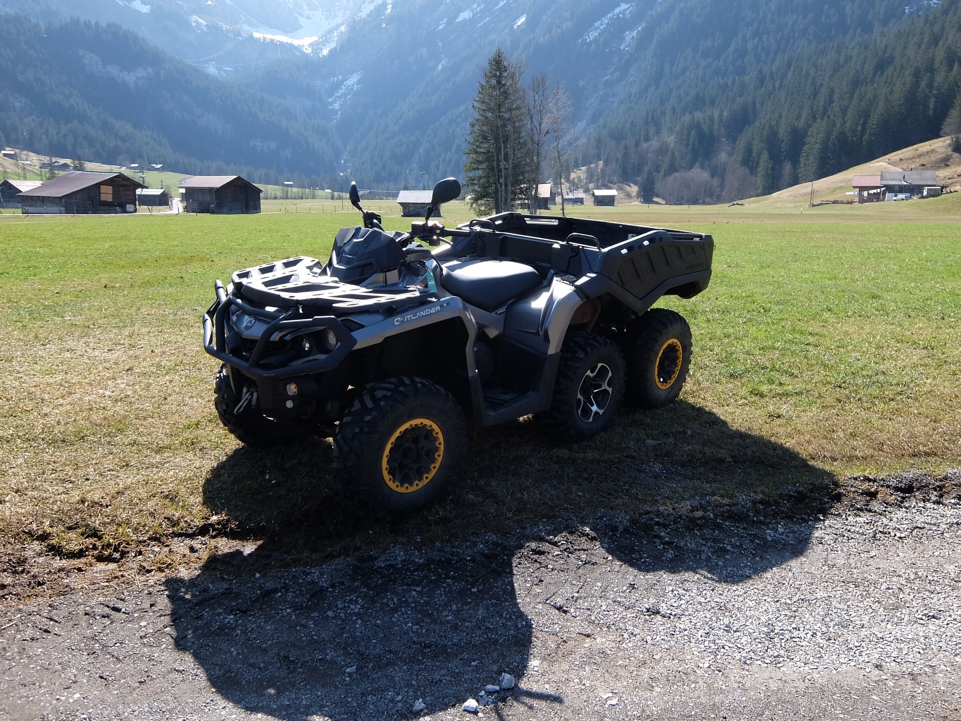 CAN-AM Outlander 1000 Pro 6x6