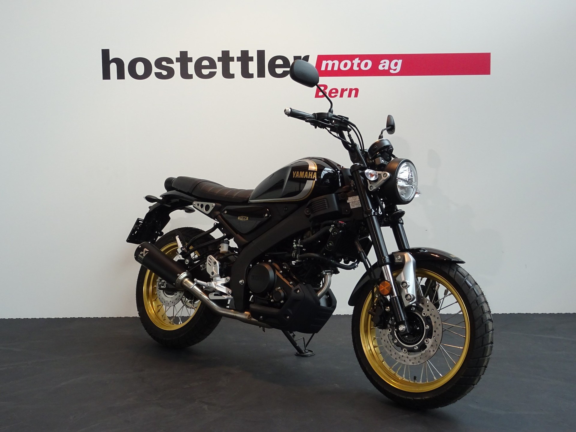 YAMAHA XSR 125 Legacy Akrapovic Edition