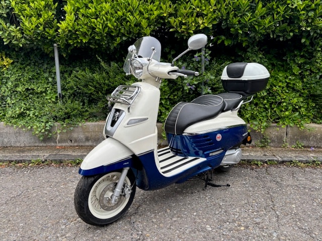 PEUGEOT Django Evasion 125-showroom-element-1