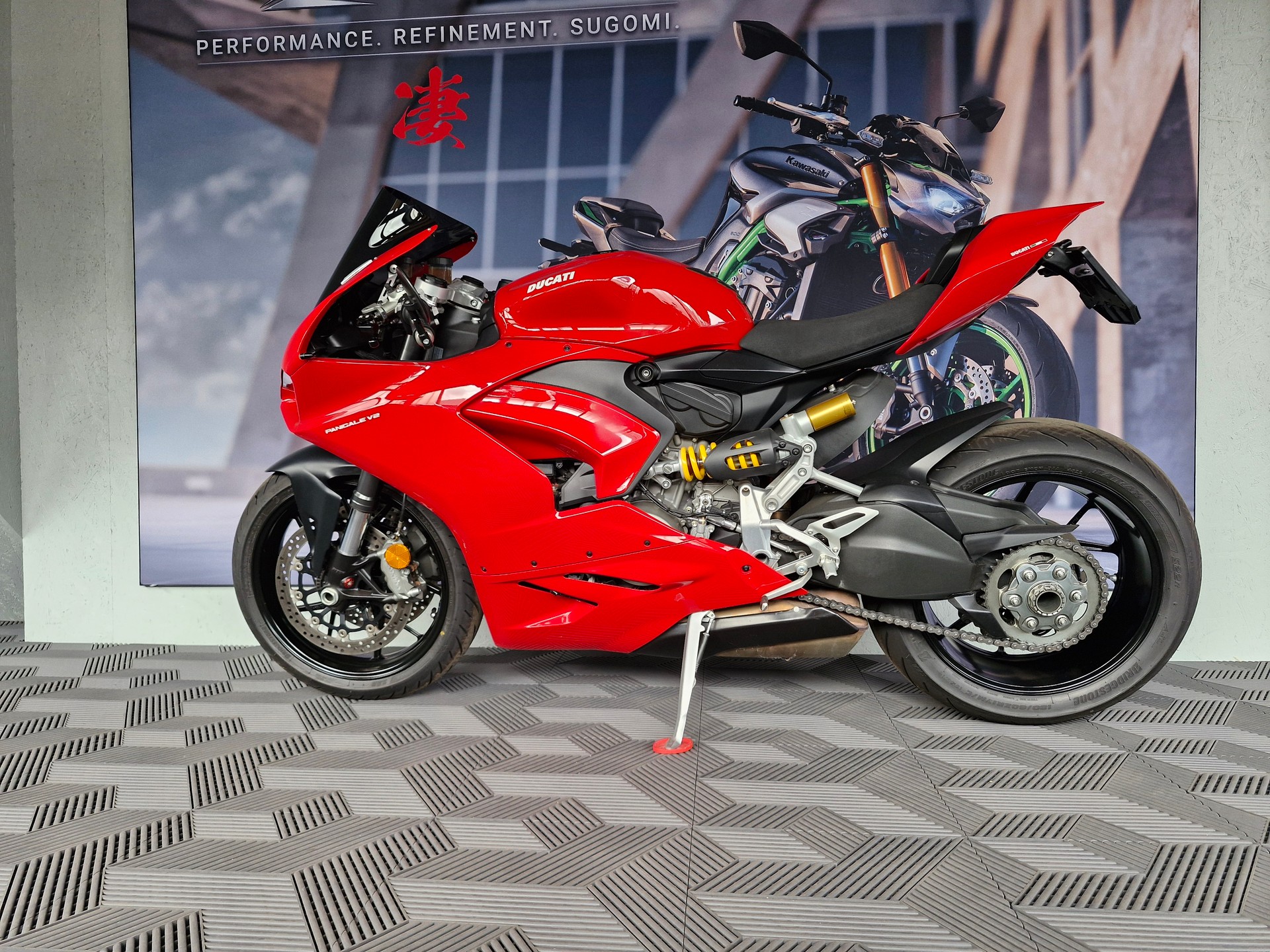 DUCATI Panigale V2-image-2