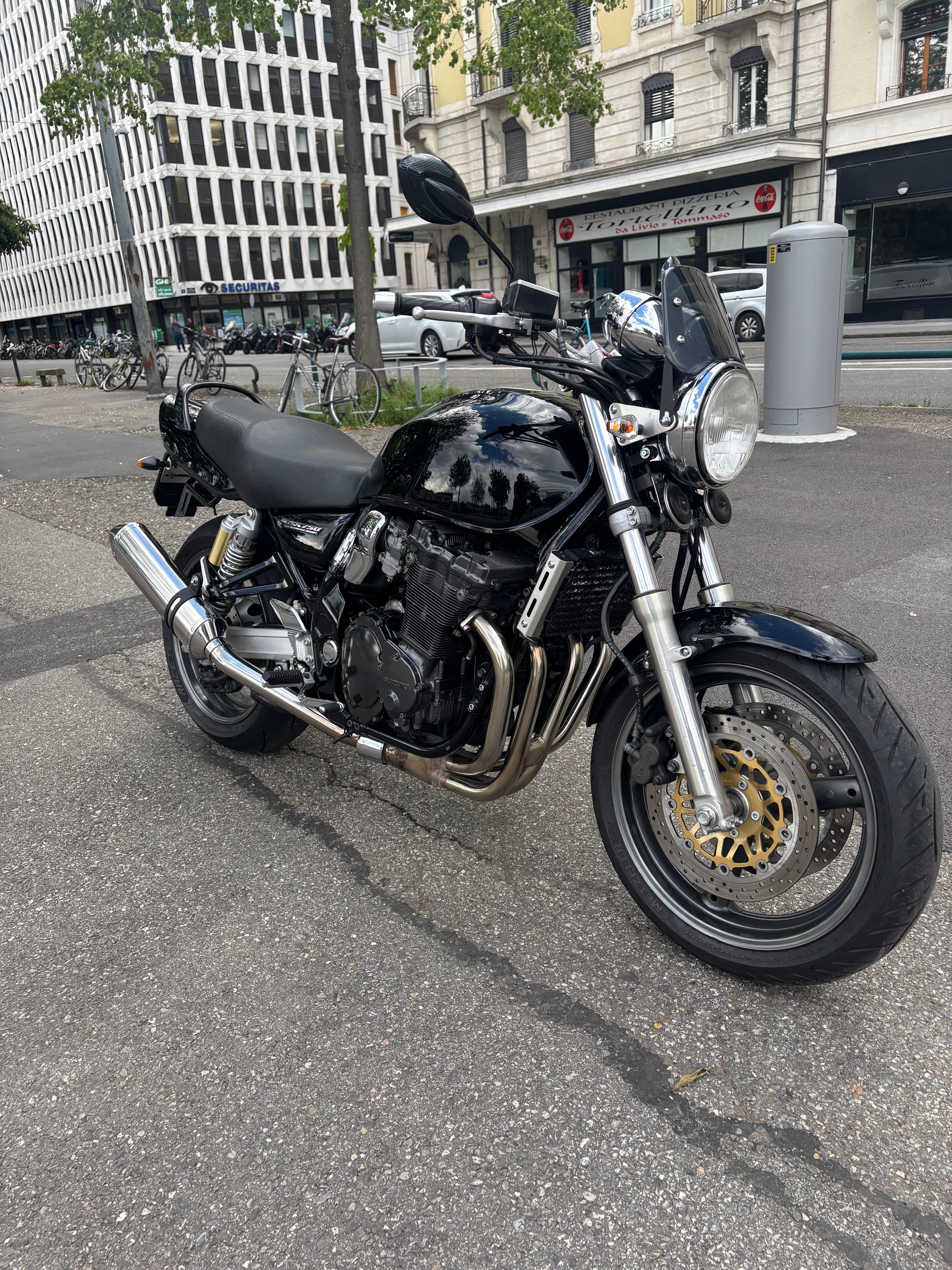 SUZUKI GSX 750 Inazuma