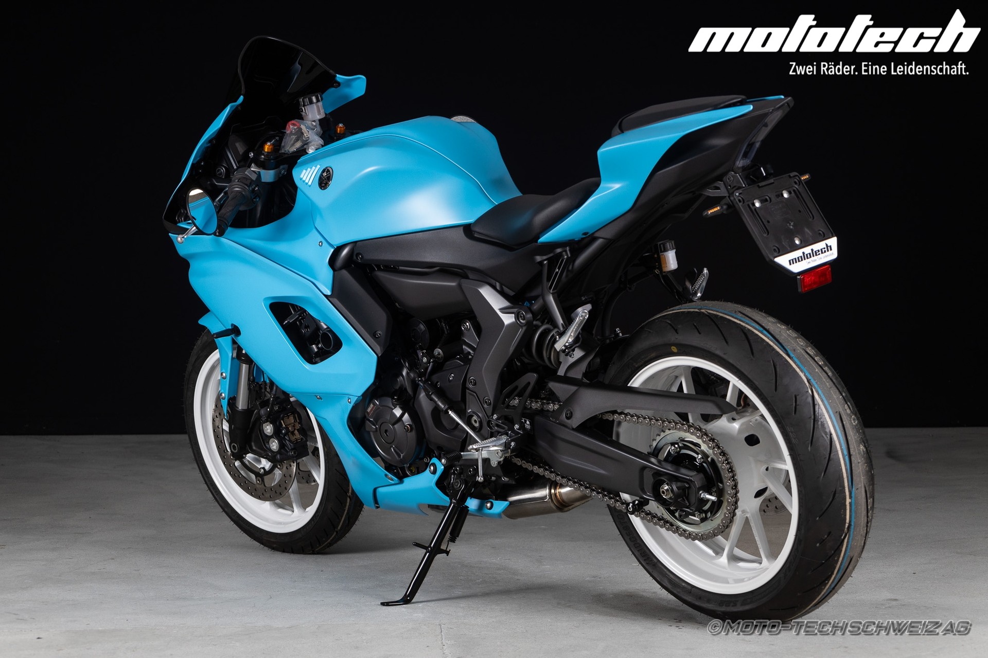 YAMAHA YZF-R7-showroom-element-3