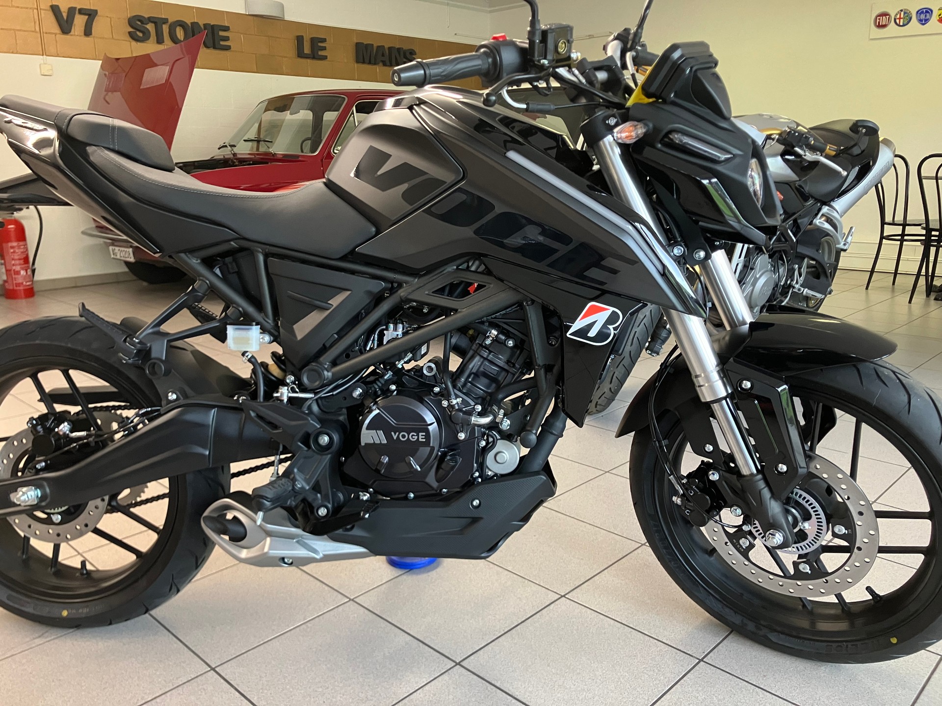 VOGE 125 R