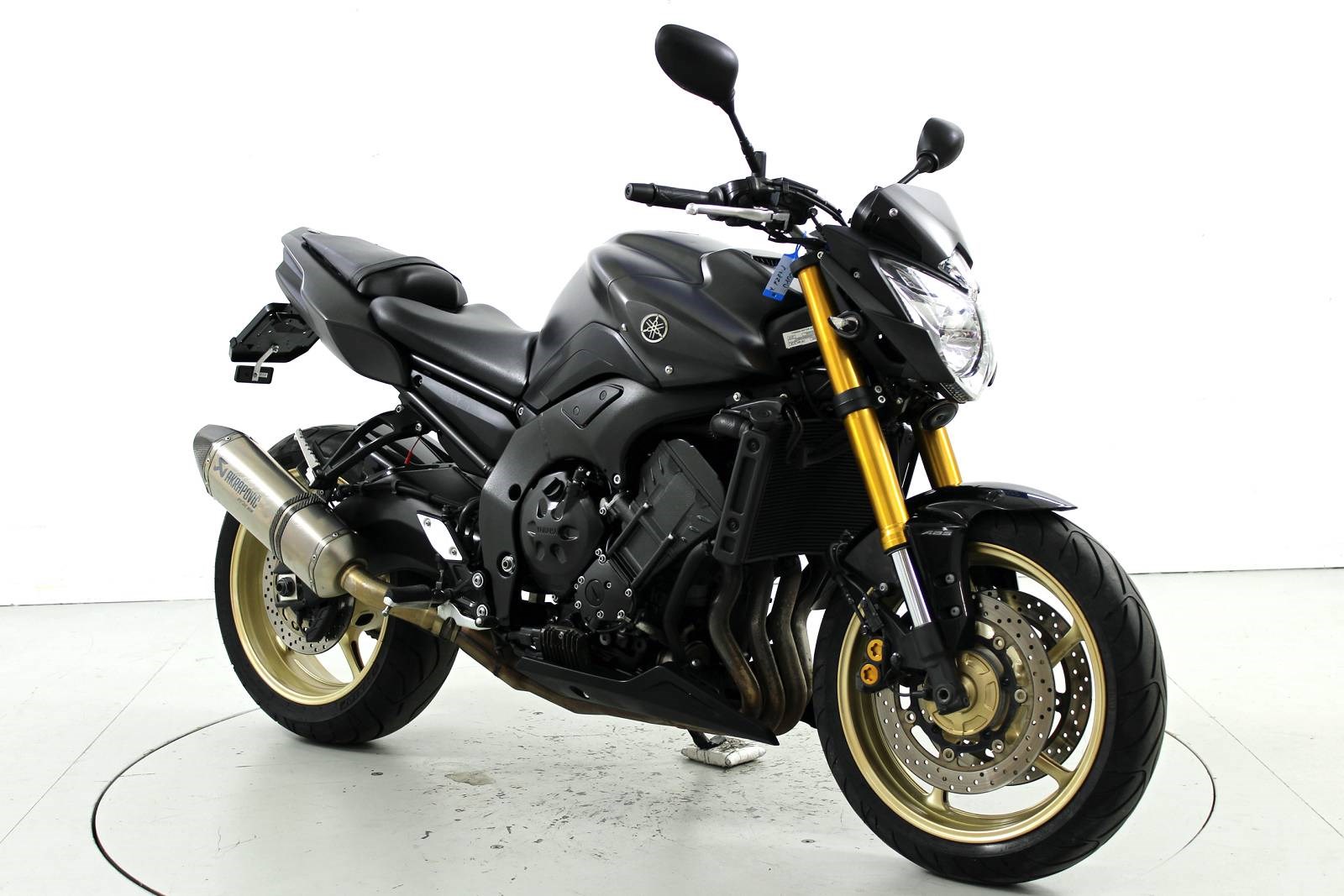 YAMAHA FZ8 N ABS-showroom-element-1