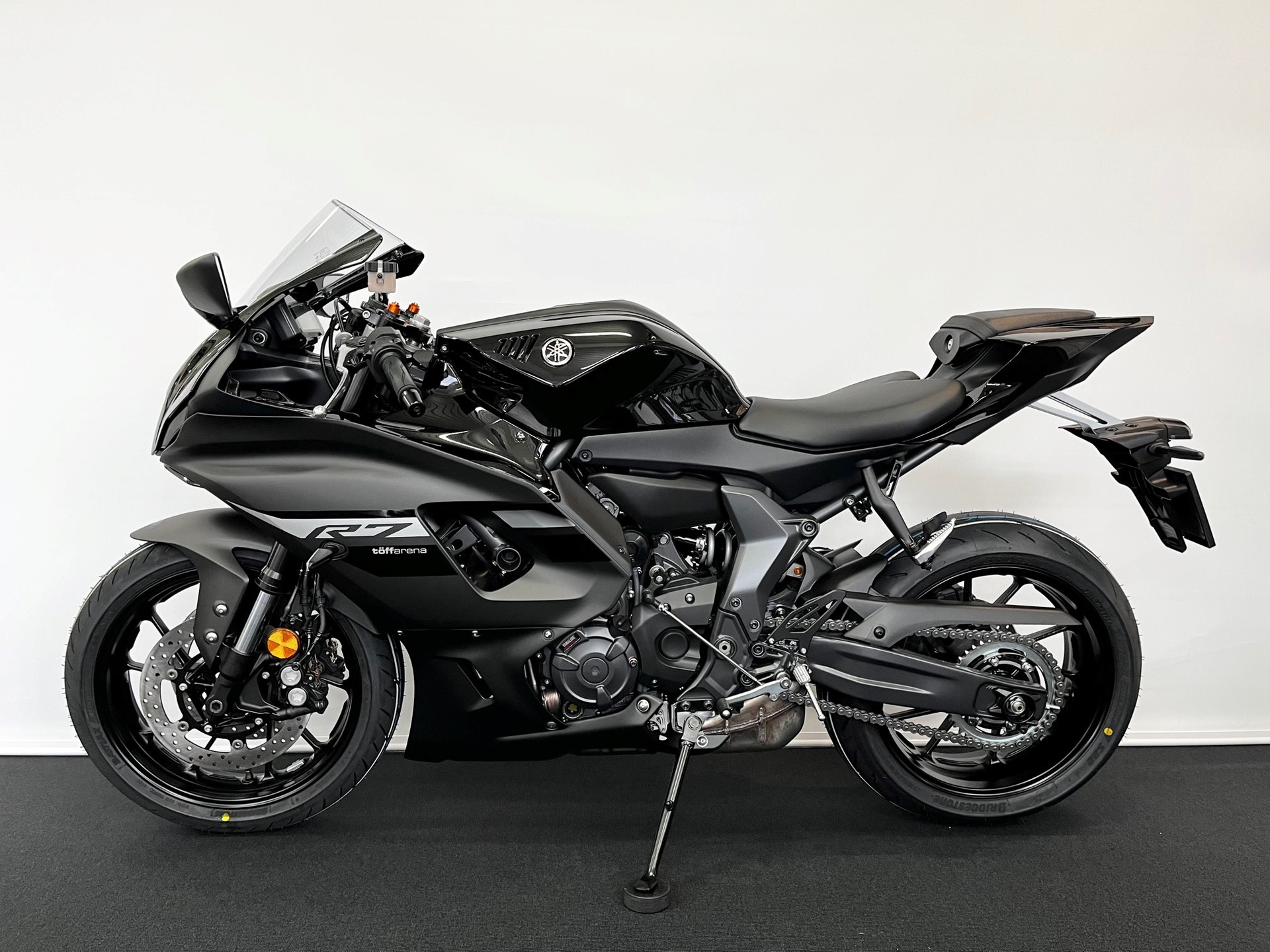 YAMAHA YZF-R7-showroom-element-1