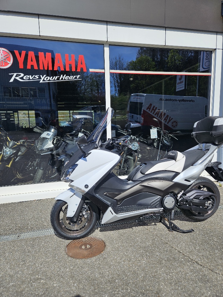 YAMAHA T-MAX XP 530 ABS