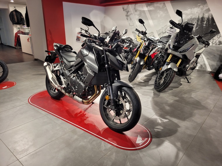 HONDA CB 750 Hornet-image-0