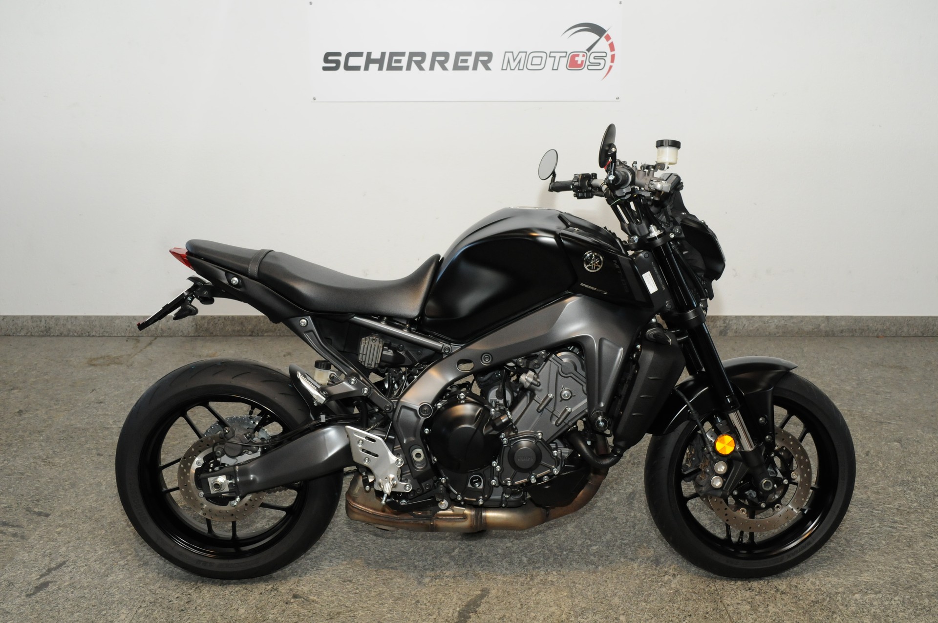 YAMAHA MT-09
