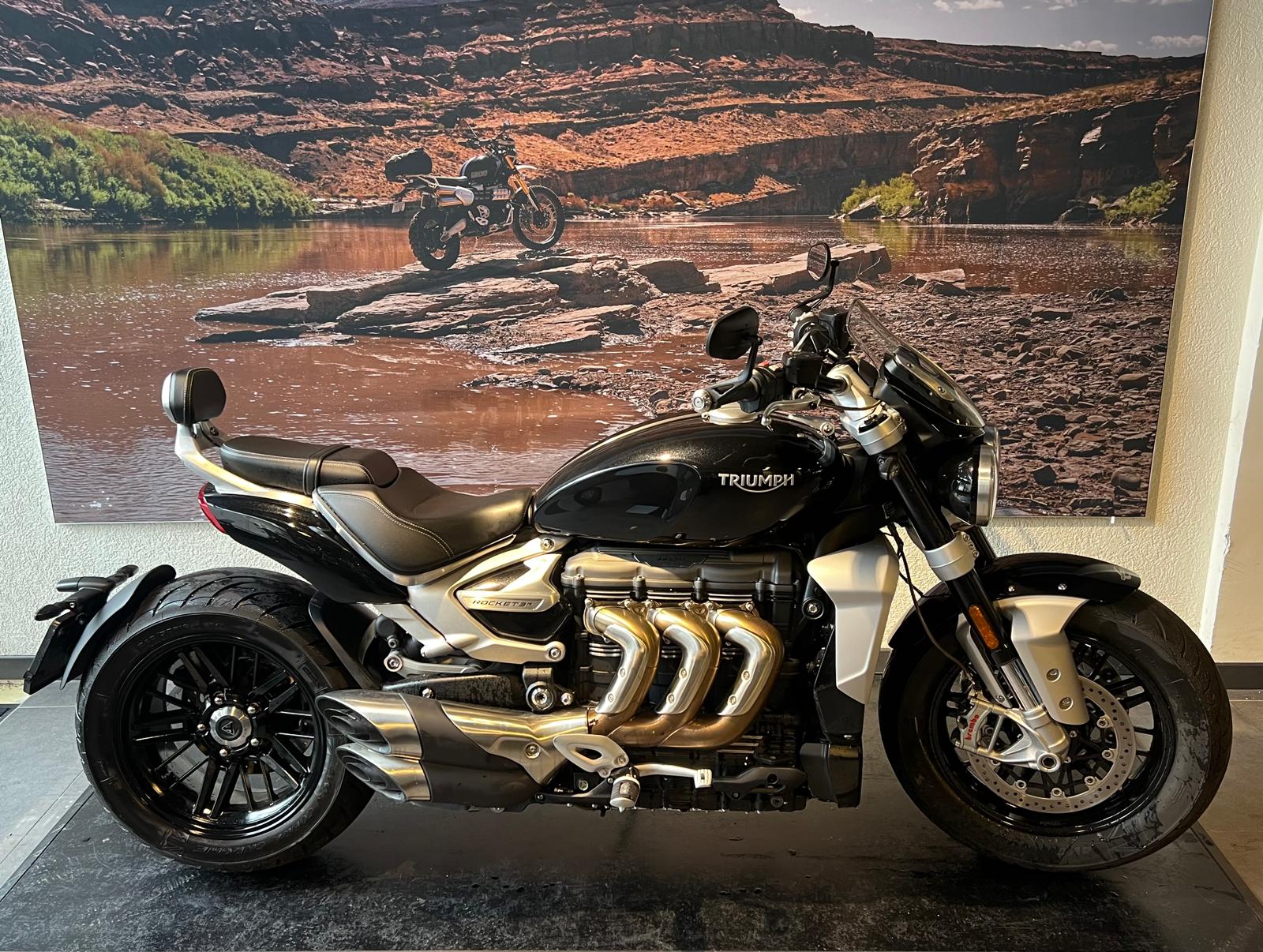 TRIUMPH Rocket 3 R-showroom-element-1