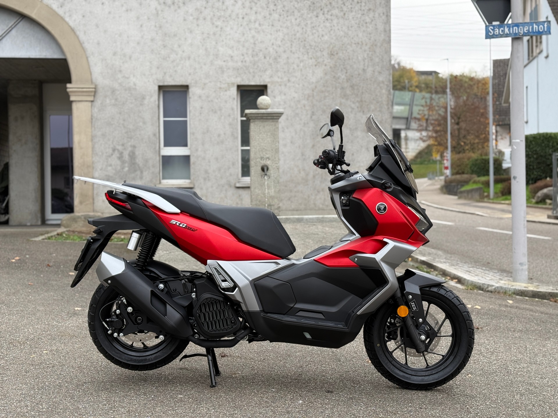 VOGE VOGE SR1 ADV-showroom-element-1