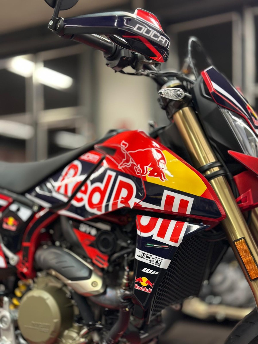 DUCATI Hypermotard 698 Mono-showroom-element-1