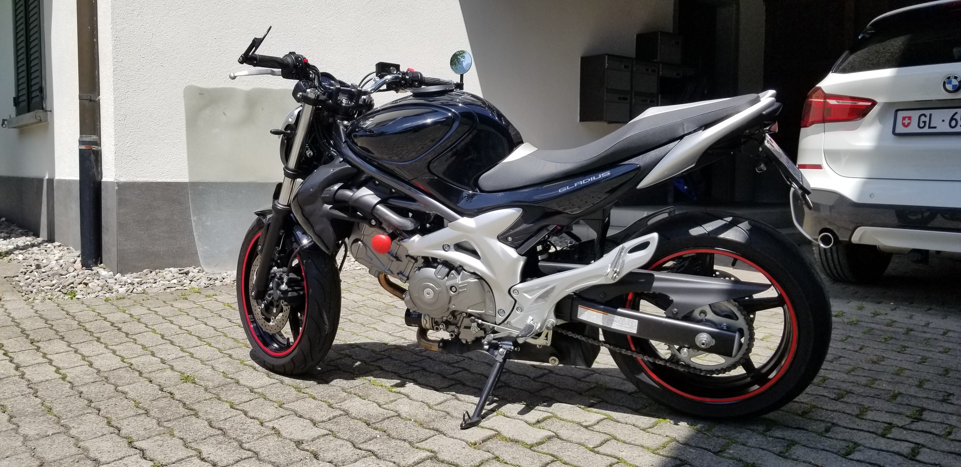 SUZUKI SFV 650 U Gladius