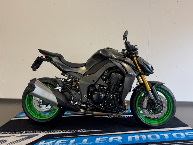 Chevron down small icon