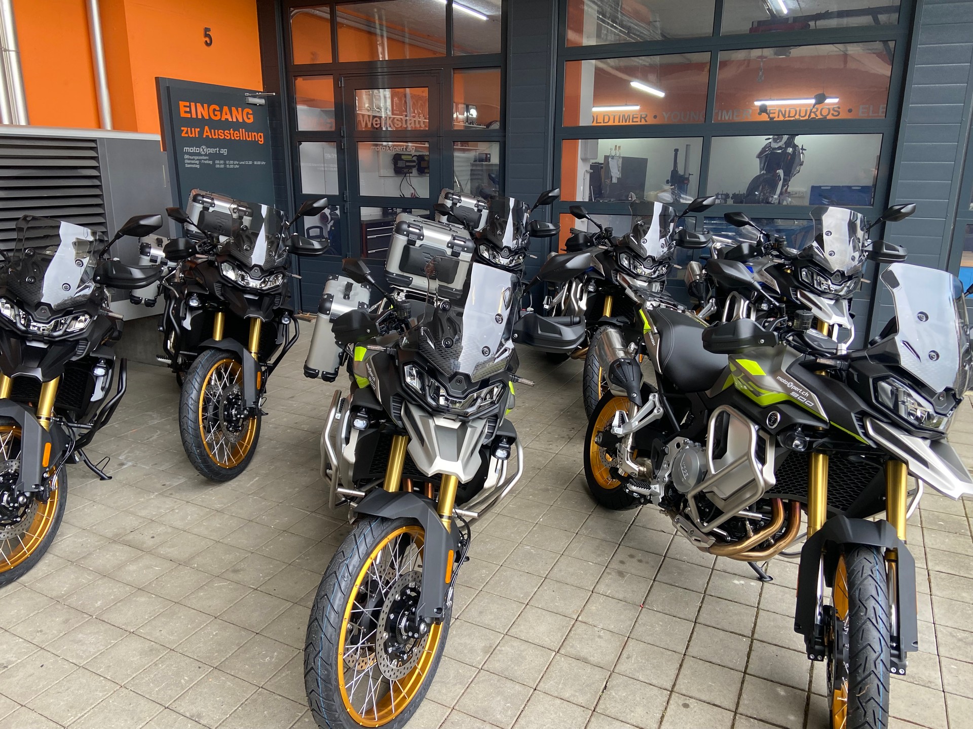 VOGE DS 900 X BLACK KNIGHT inkl. Koffersatz-showroom-element-2
