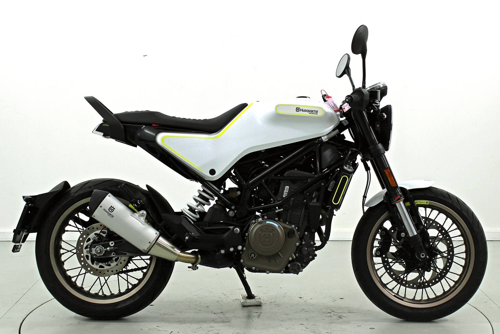 HUSQVARNA Svartpilen 401 ABS-showroom-element-3