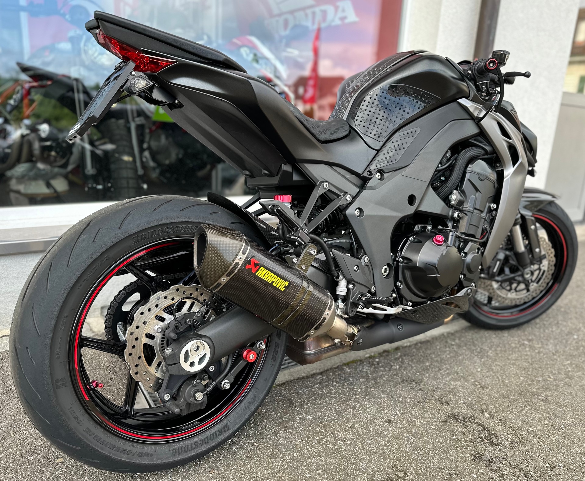KAWASAKI Z 1000 ABS-showroom-element-3