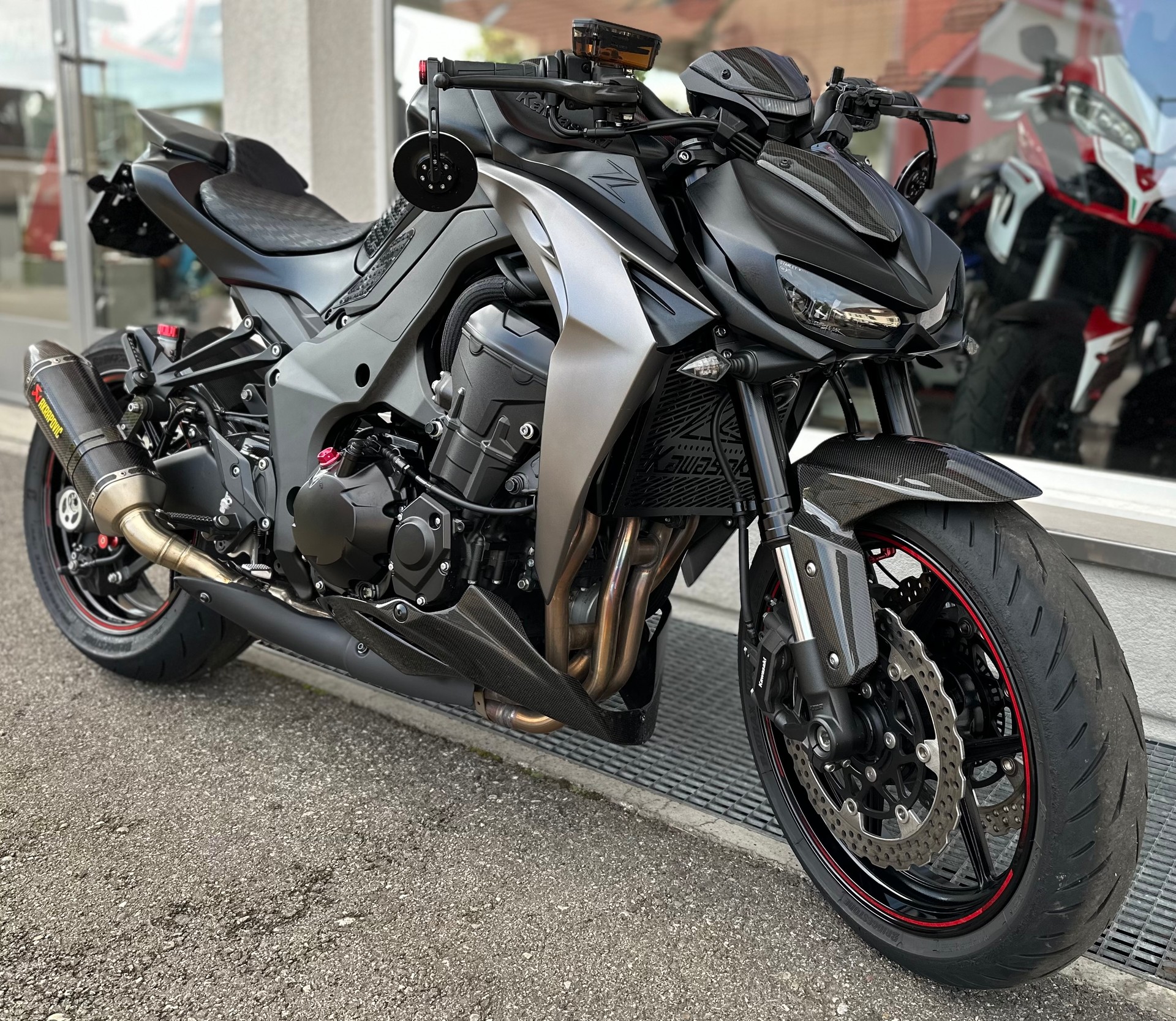 KAWASAKI Z 1000 ABS-showroom-element-2