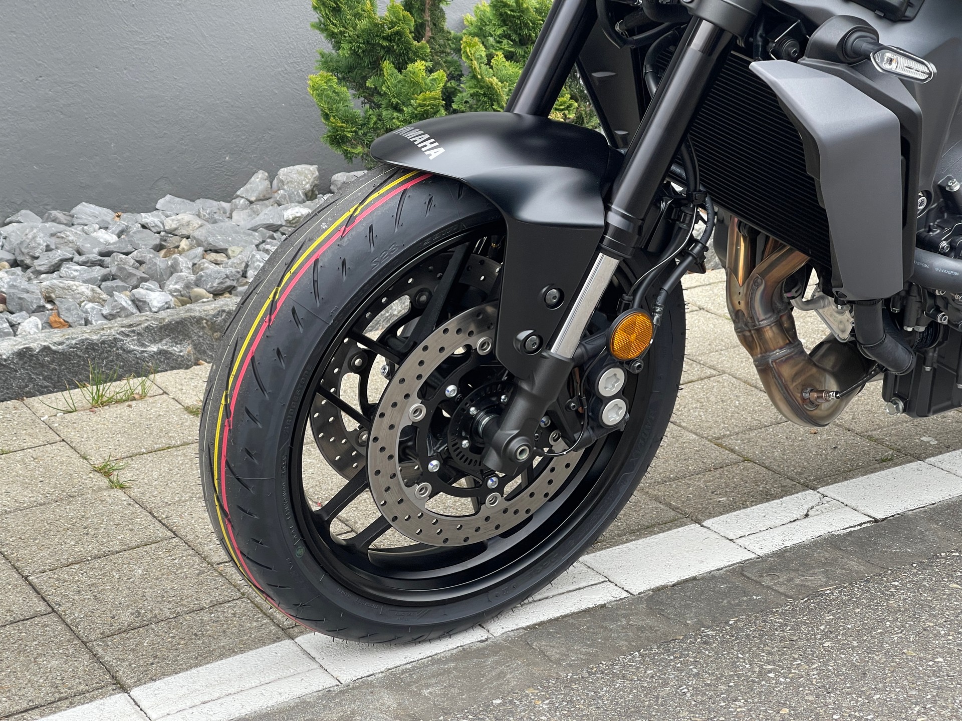 YAMAHA MT-09 Y-AMT (35kW)-showroom-element-3