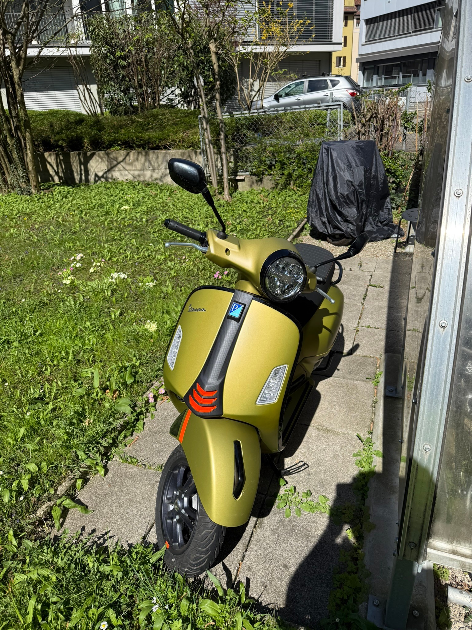 PIAGGIO Vespa GTS 300 Super Sport ABS-image-2