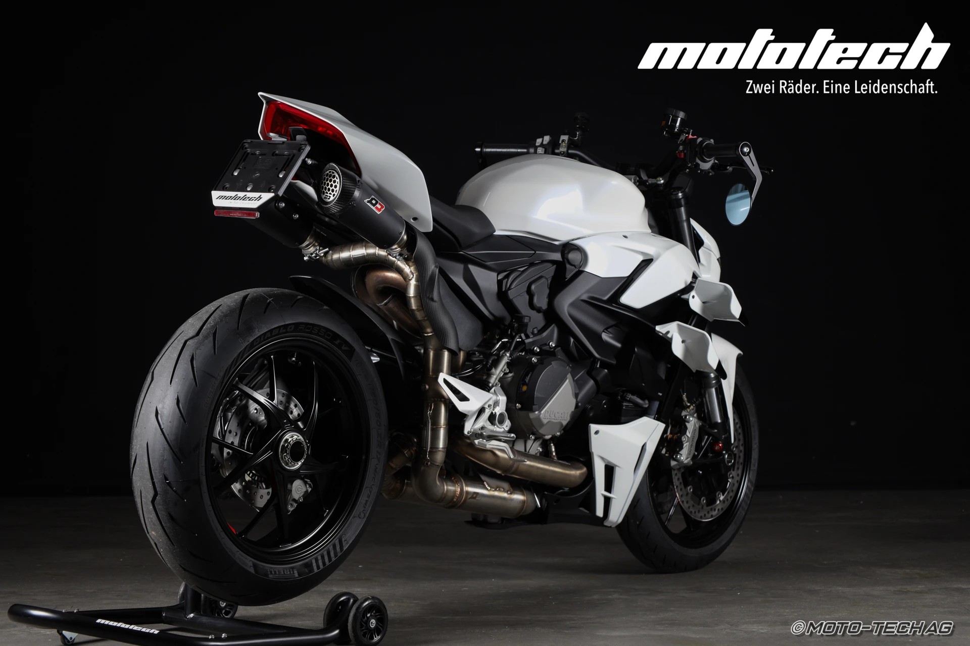 DUCATI Streetfighter V2 *GET READY Ab 3.90% Leasing*-showroom-element-2