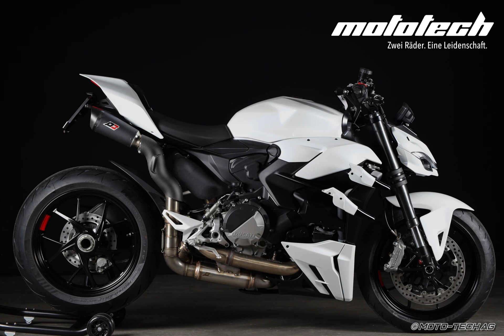DUCATI Streetfighter V2 *GET READY Ab 3.90% Leasing*-showroom-element-1