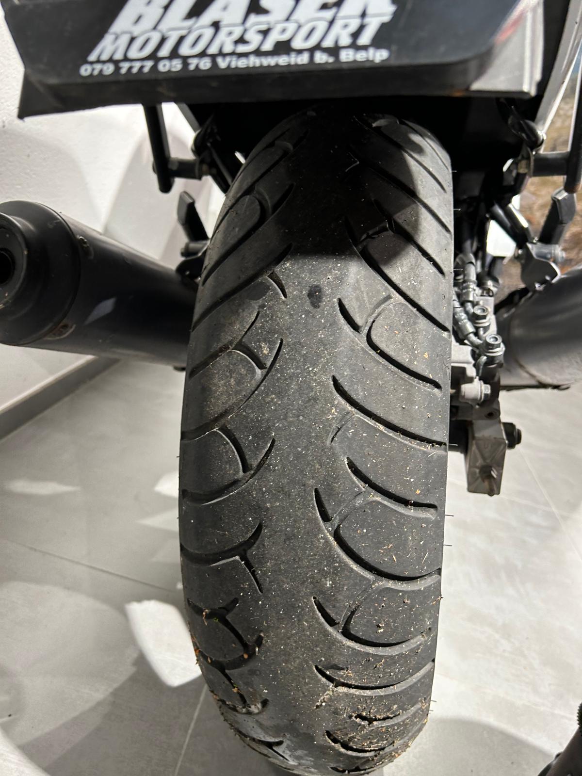 HONDA CBR 1000 F Dual-CBS-showroom-element-1