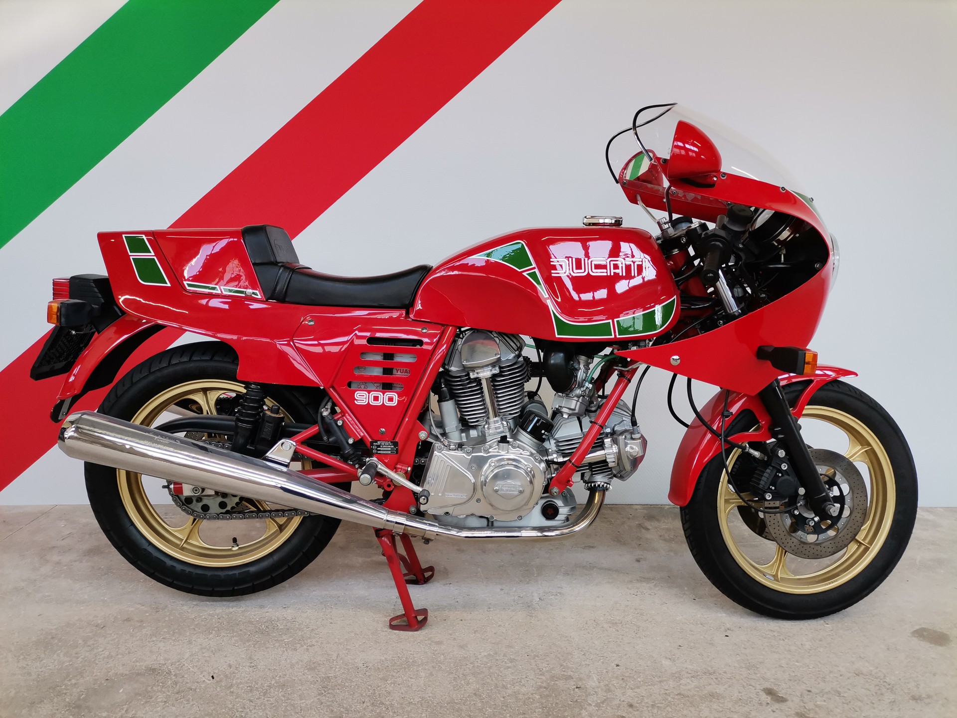 DUCATI 900 SS Replica