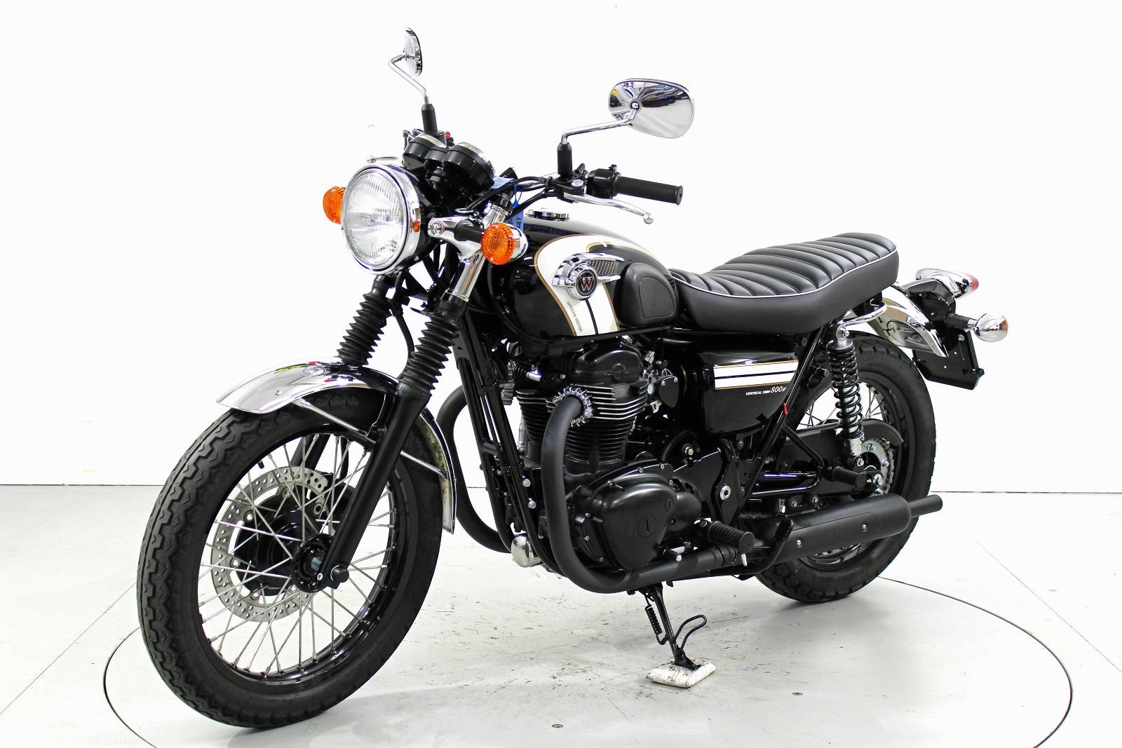 KAWASAKI W 800-showroom-element-2