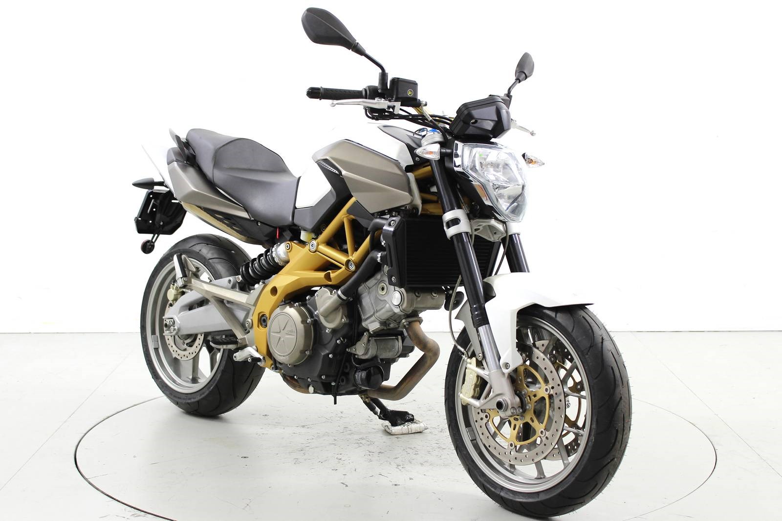 APRILIA SL 750 Shiver-showroom-element-1