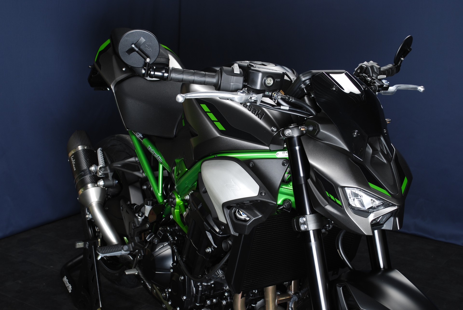 KAWASAKI Z900 MY25 - 91 kW - Umbau-showroom-element-3