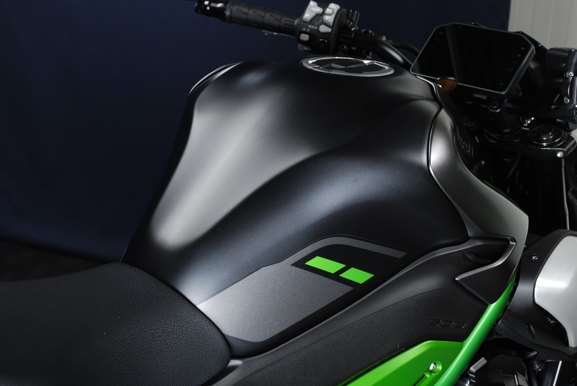 KAWASAKI Z900 MY25 - 91 kW - Umbau-showroom-element-2