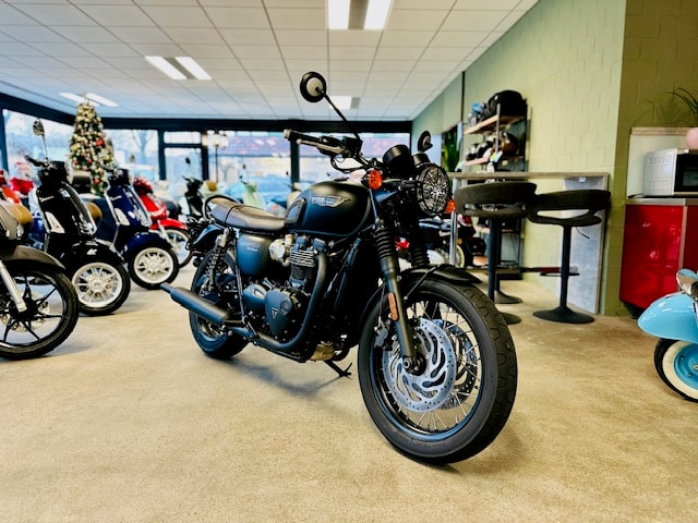 TRIUMPH Bonneville T120 Black