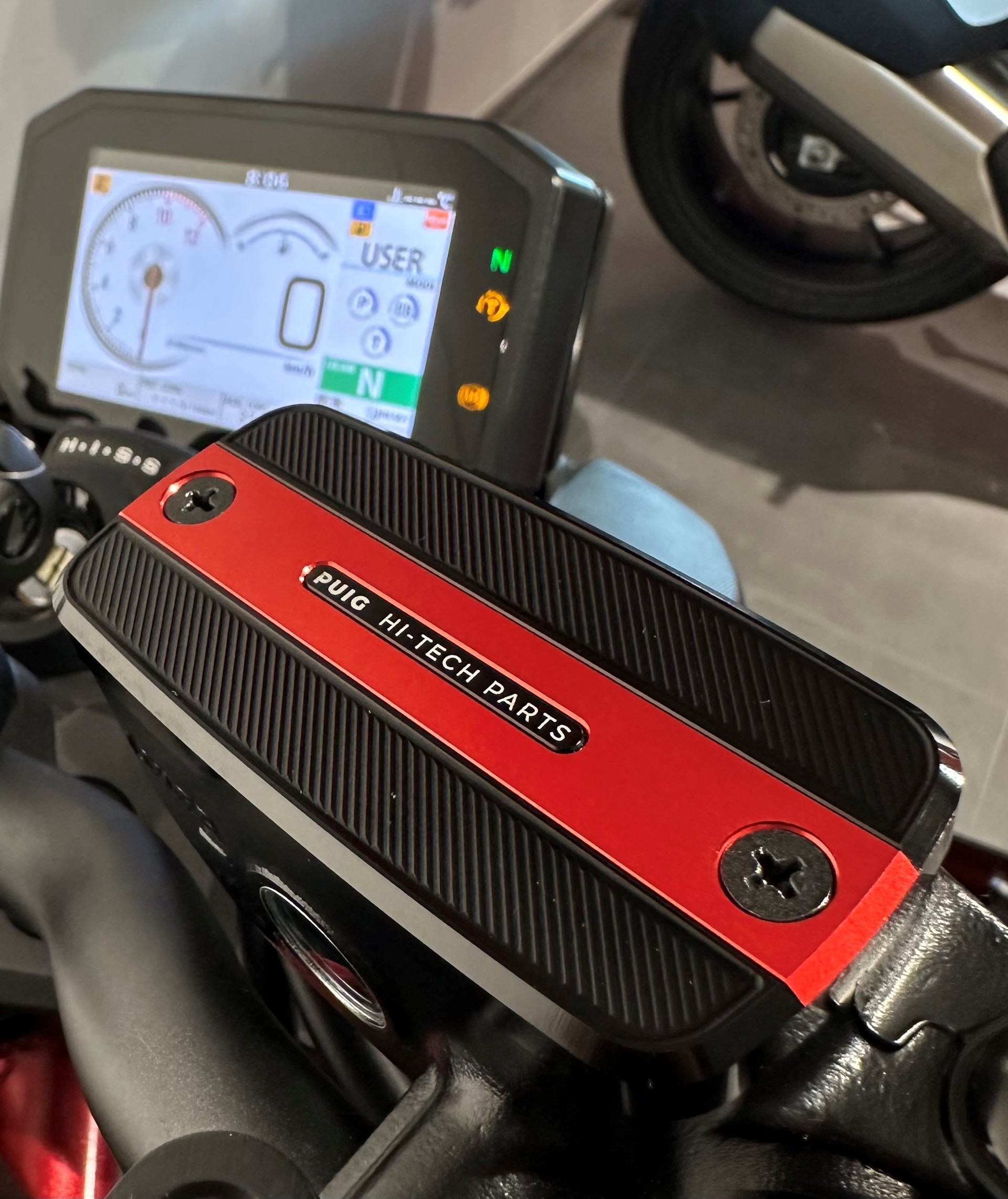 HONDA CB 750 Hornet-showroom-element-3