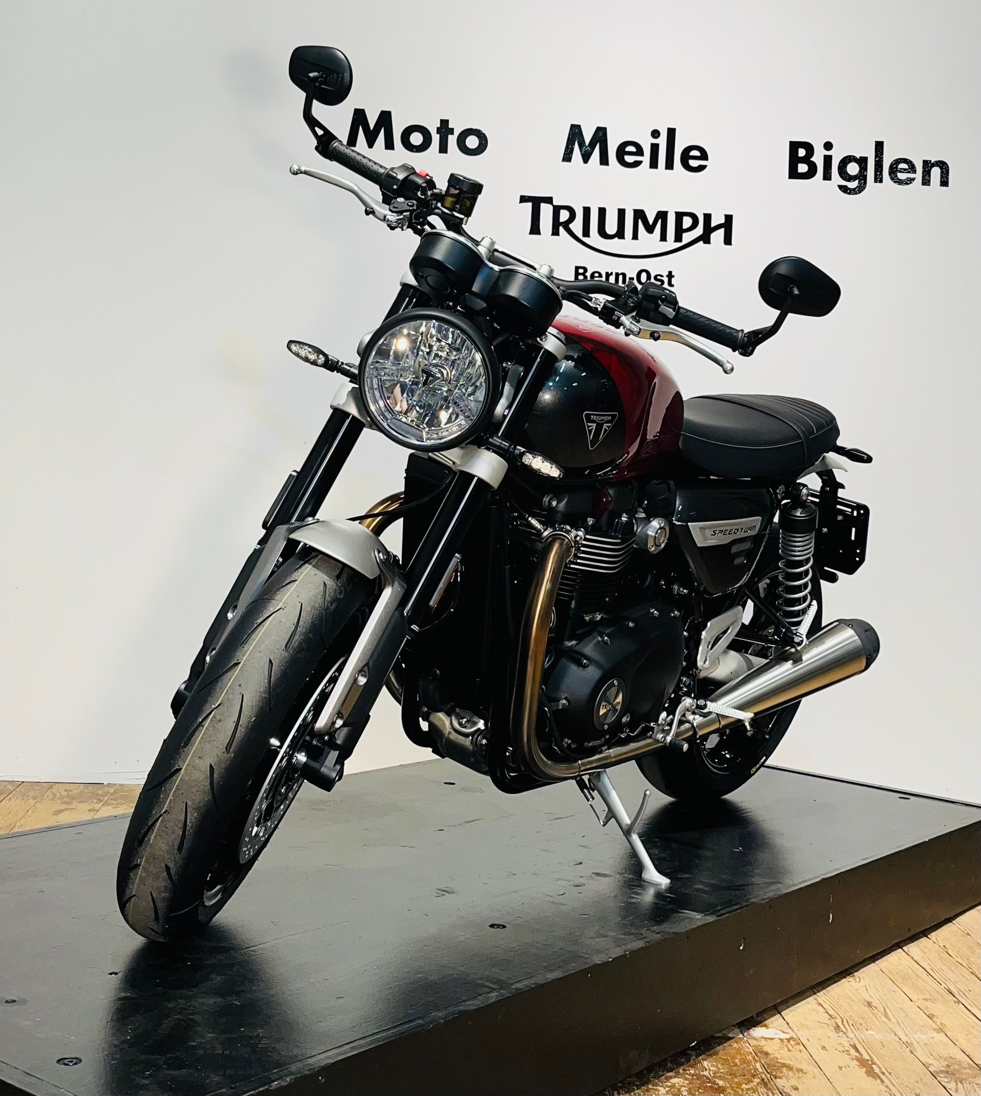 TRIUMPH Speed Twin 1200-showroom-element-3