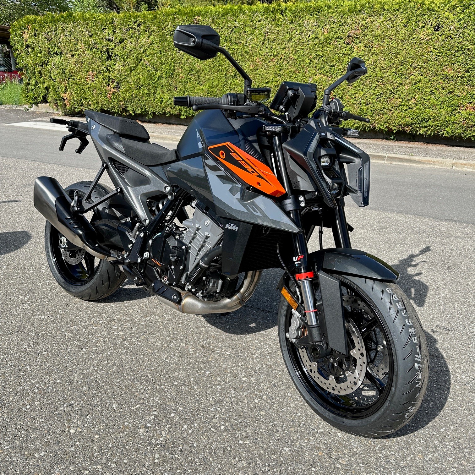 KTM 990 Duke-showroom-element-1