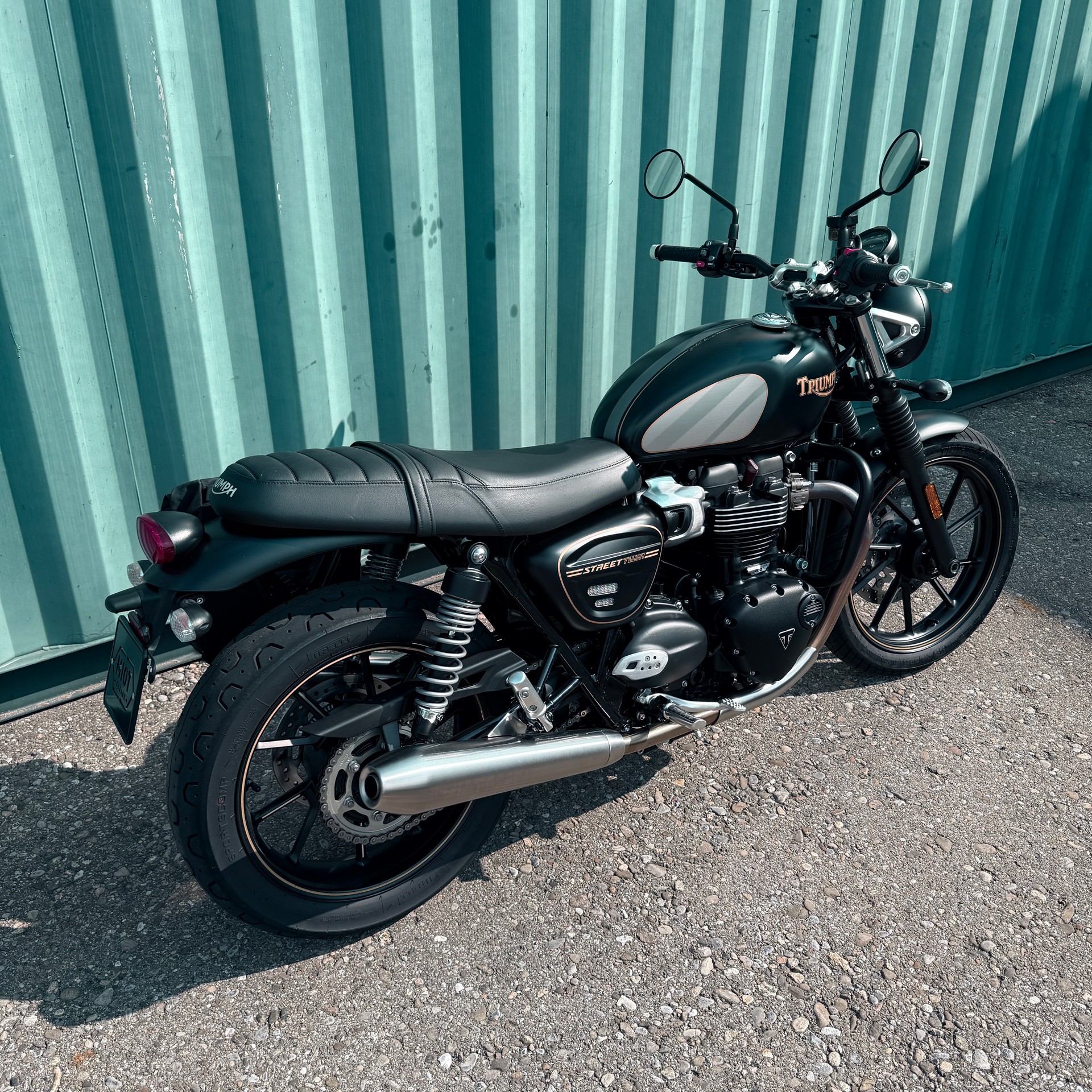 TRIUMPH Street Twin 900 Gold Line (35kW)-showroom-element-2