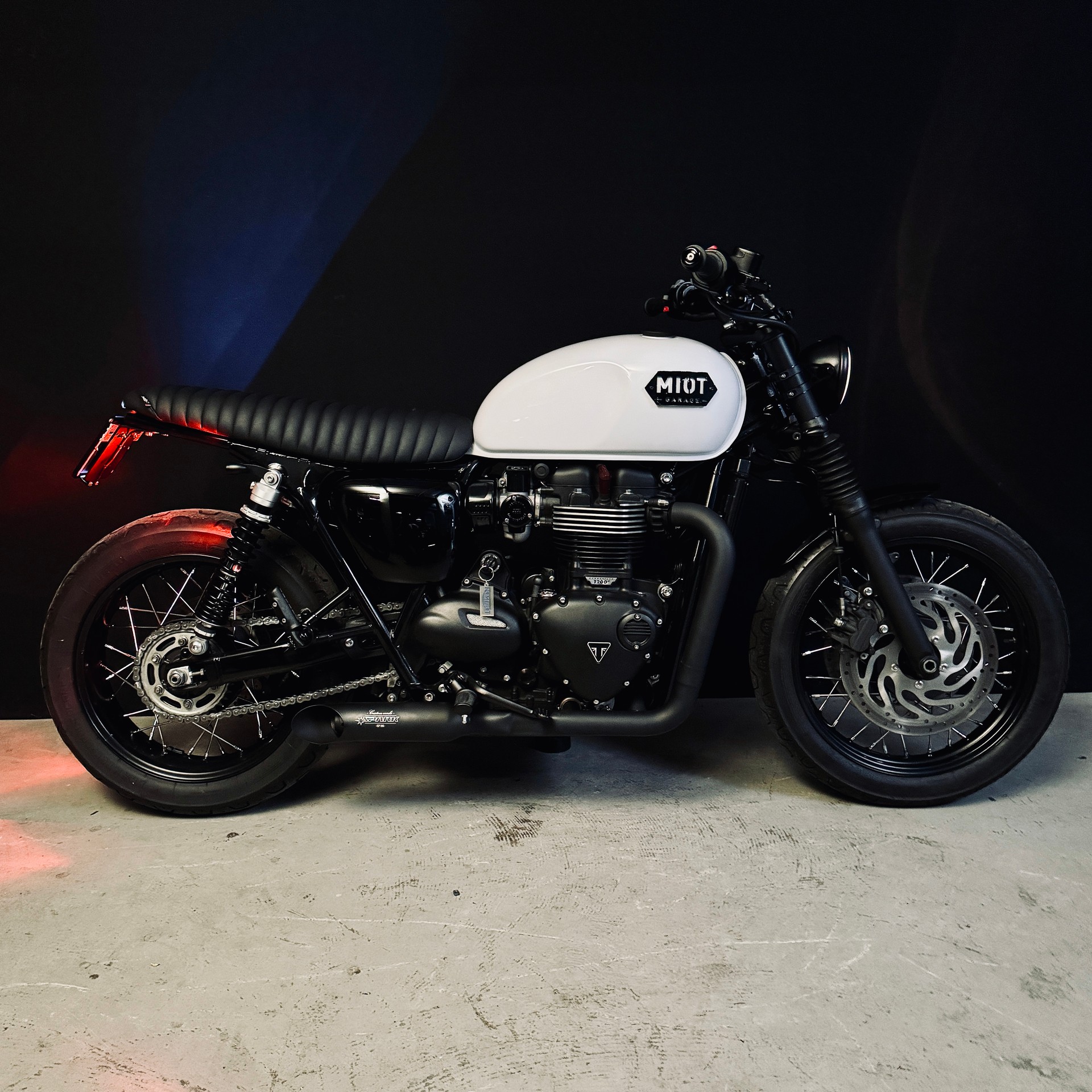 TRIUMPH Bonneville T120 Black