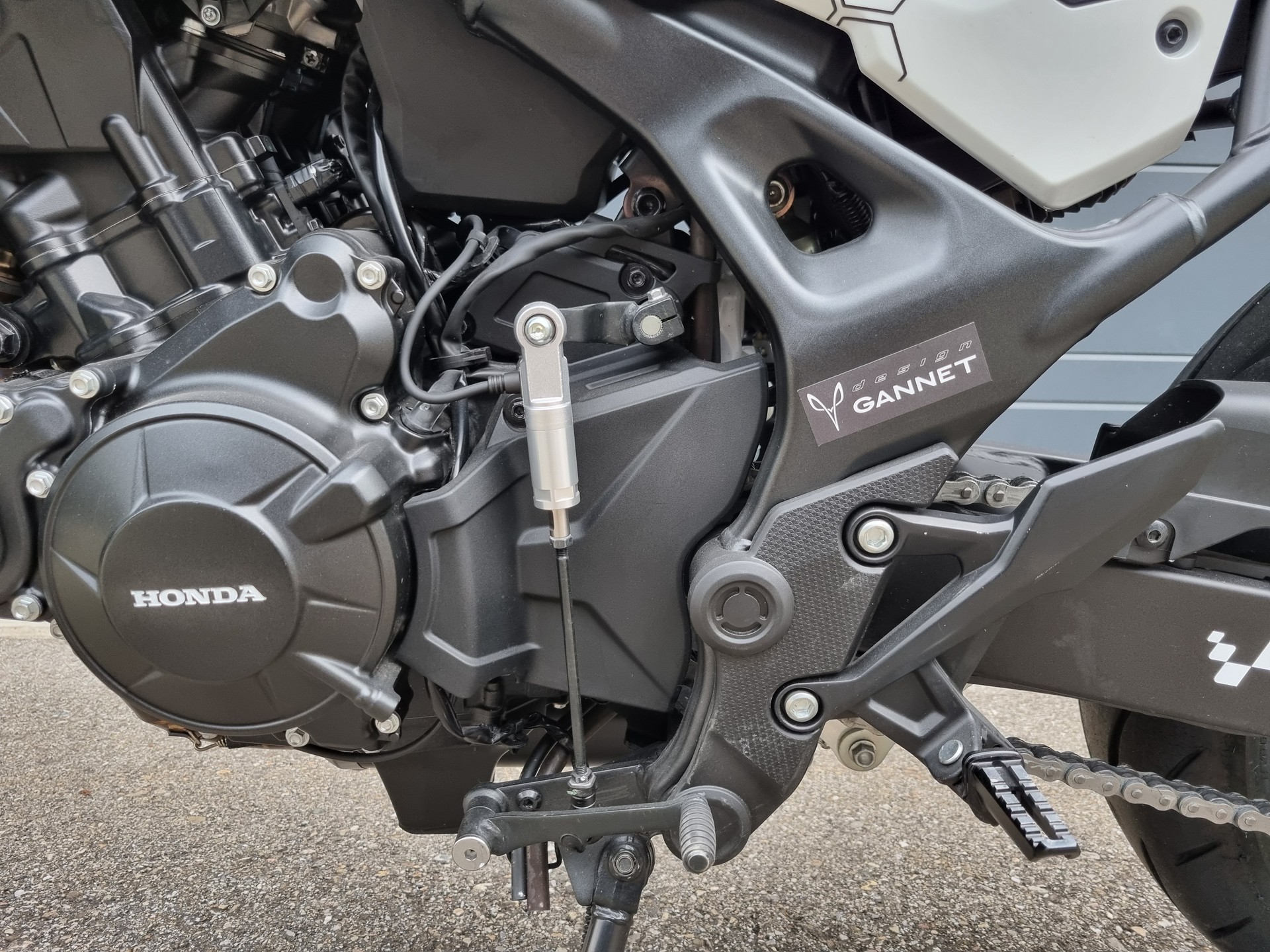 HONDA CB 750 Hornet-showroom-element-2