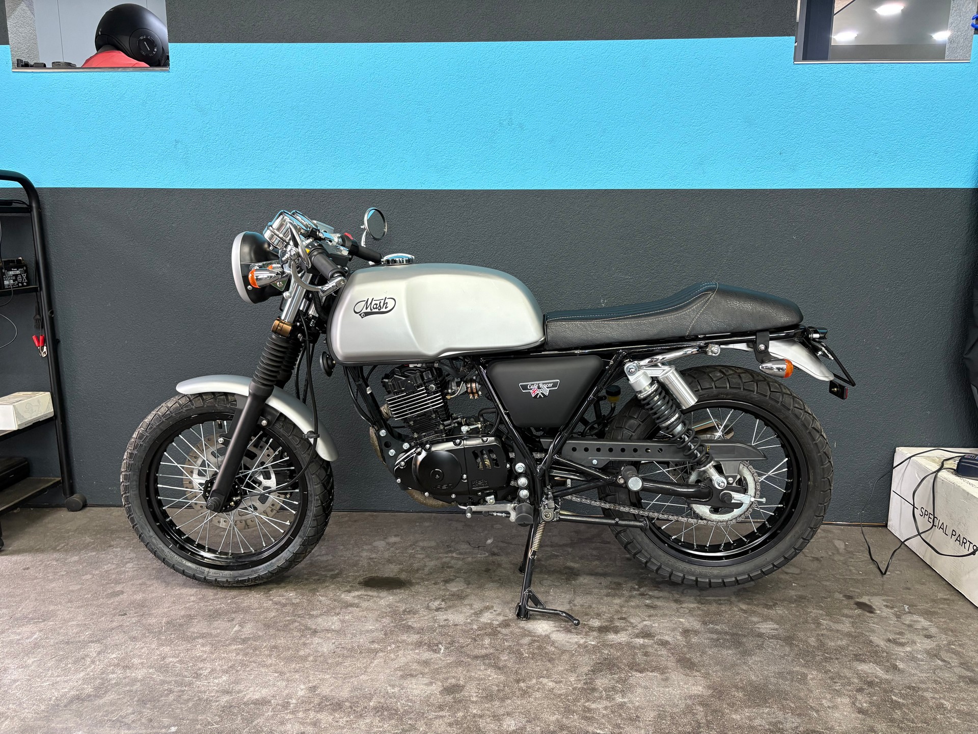 MASH 125 Cafe Racer