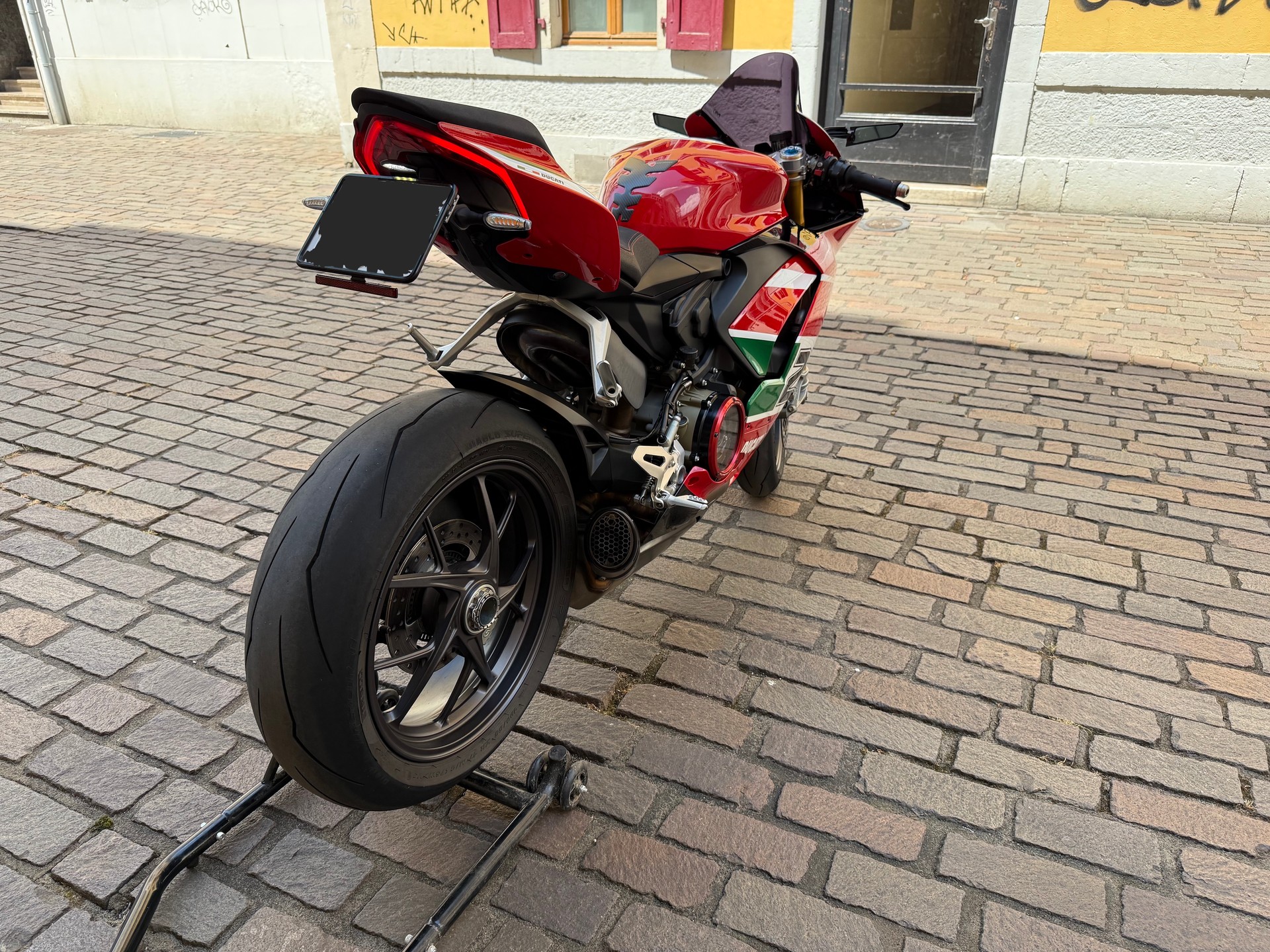 DUCATI Panigale V2 Bayliss 1st Champion 2oth Anniversary-image-1