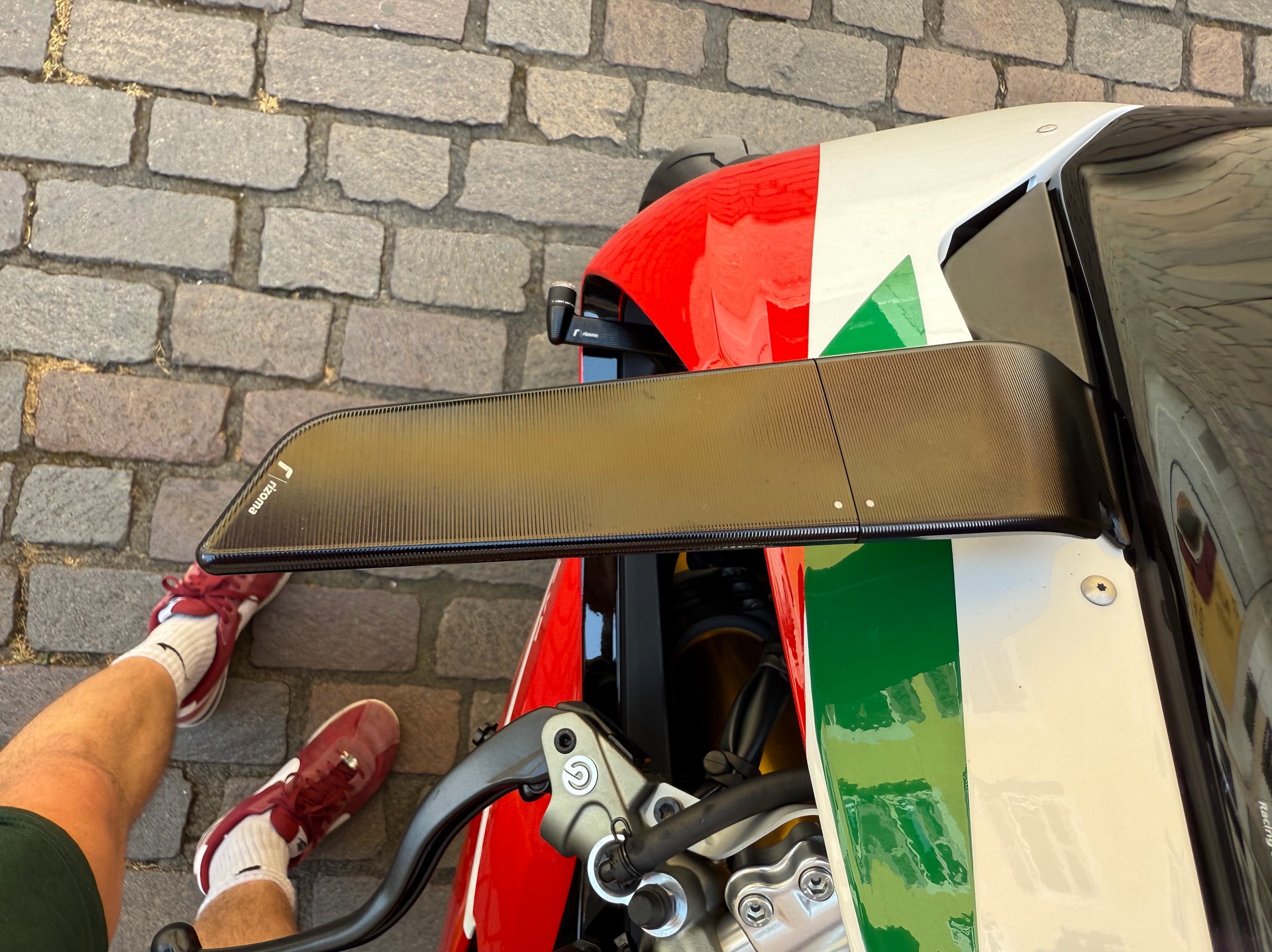 DUCATI Panigale V2 Bayliss 1st Champion 2oth Anniversary-image-10