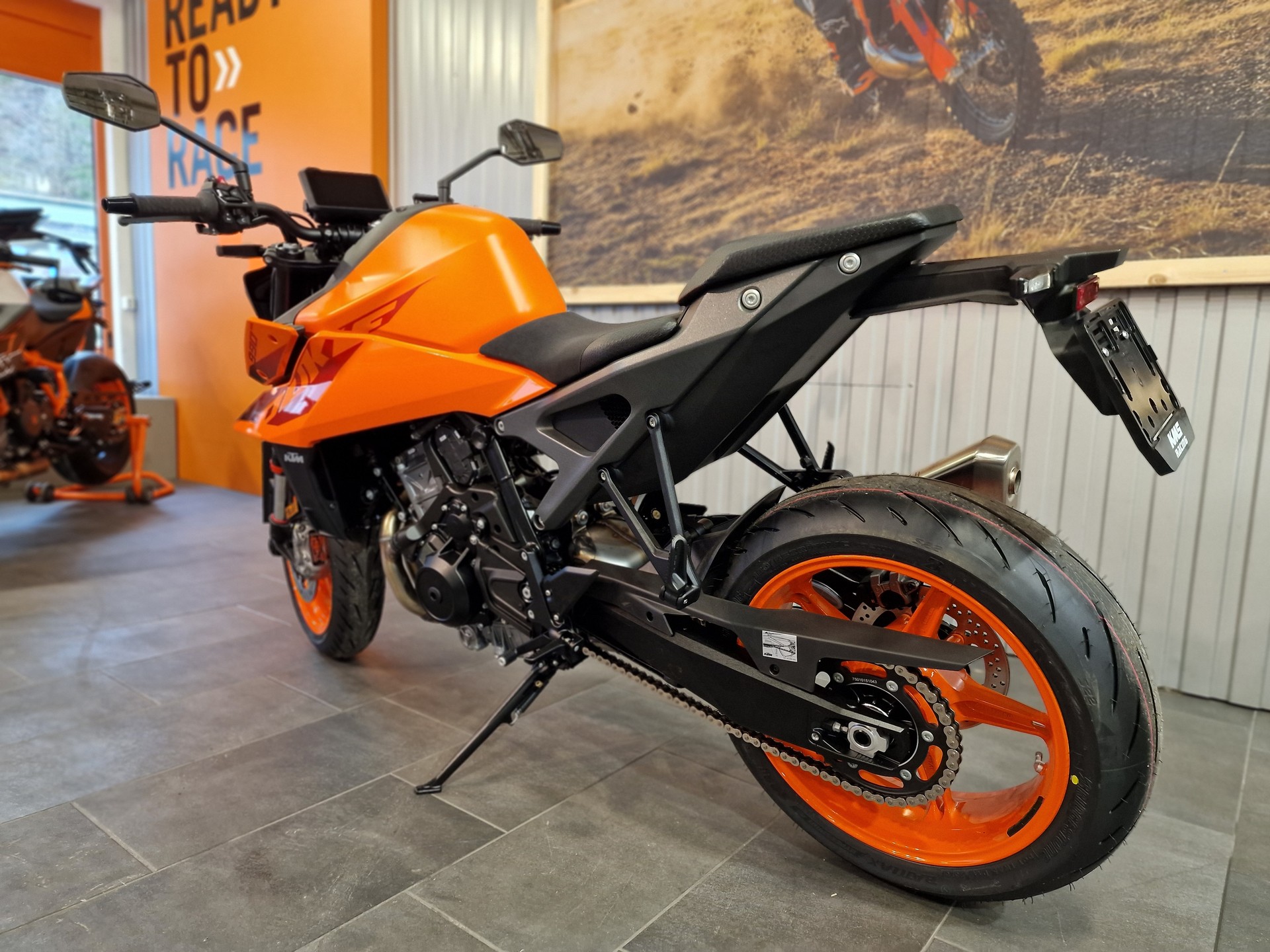 KTM 990 Duke-showroom-element-3