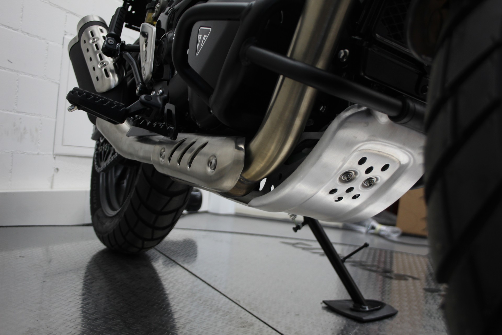 TRIUMPH Scrambler 400 X-image-5