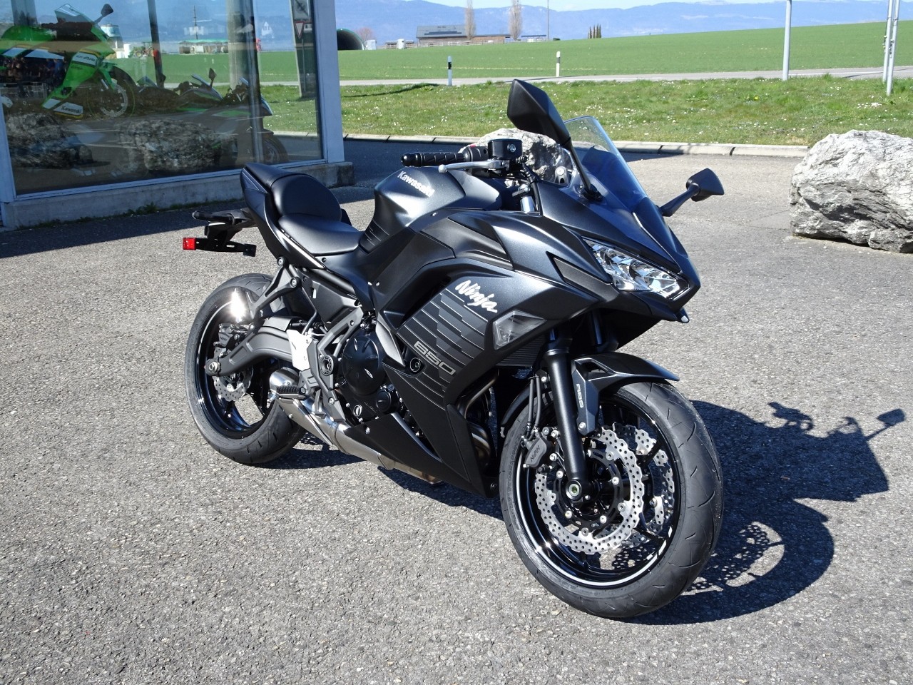 KAWASAKI Ninja 650 (35kW)-showroom-element-1