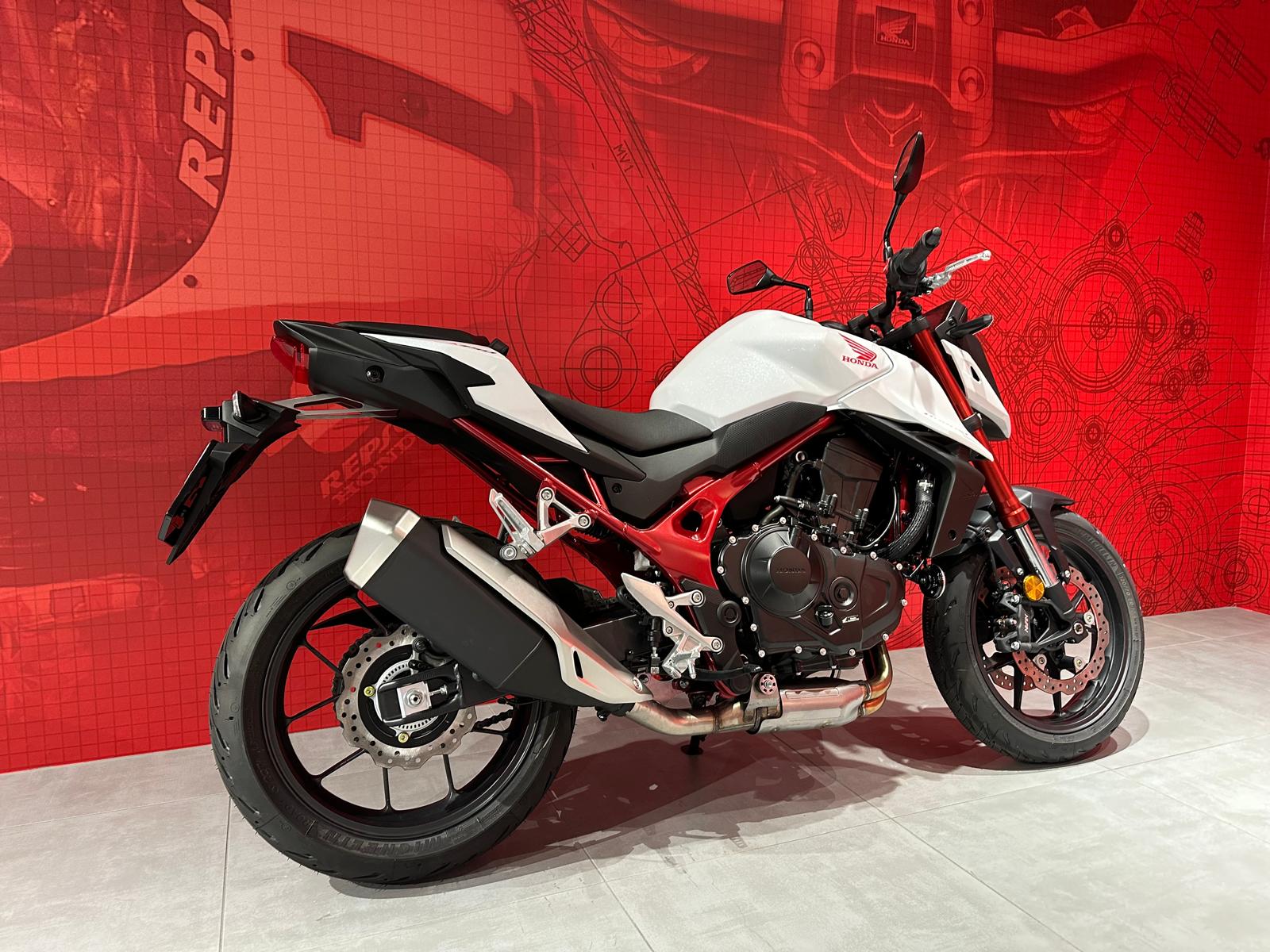 HONDA CB 750 Hornet-showroom-element-3