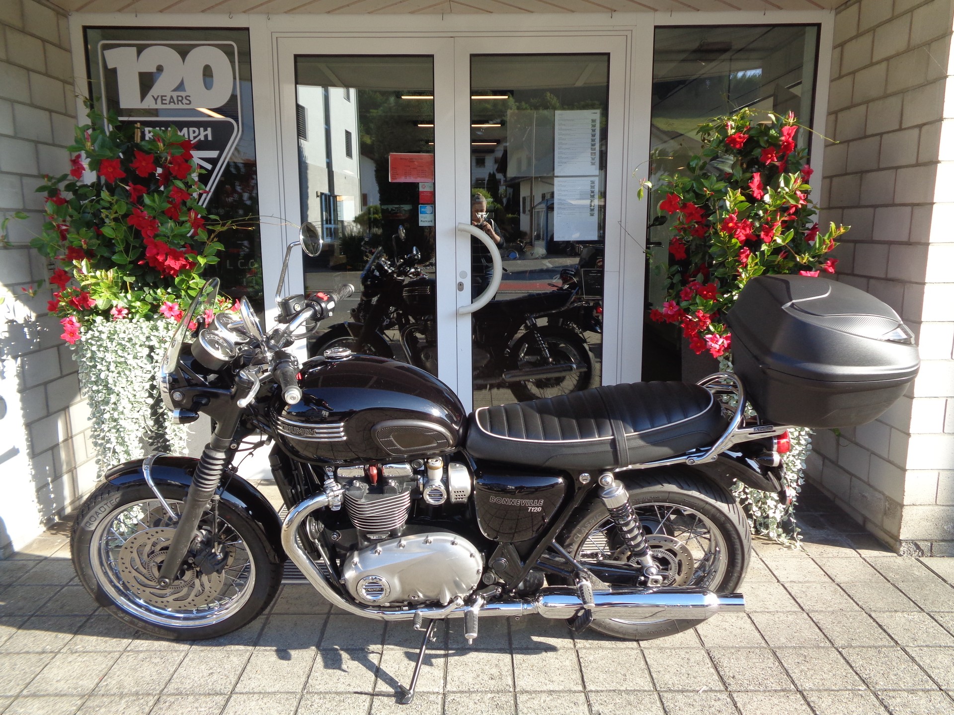 TRIUMPH Bonneville T120 ABS-image-3