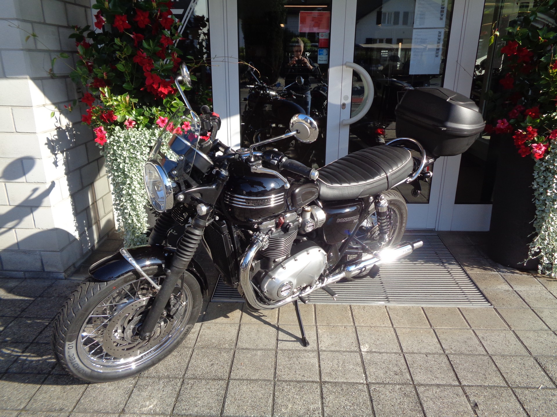 TRIUMPH Bonneville T120 ABS-image-5